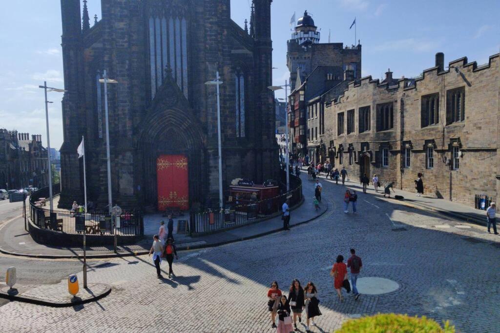 Royal Mile Apt, Just 1 Min From Edinburgh Castle! Edimburgo Exterior foto