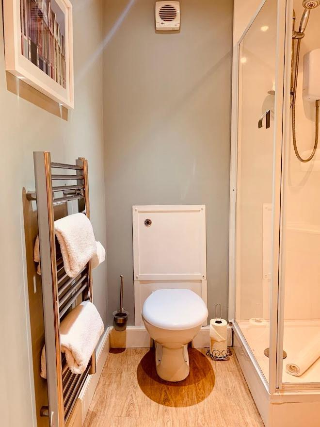 Royal Mile Apt, Just 1 Min From Edinburgh Castle! Edimburgo Exterior foto