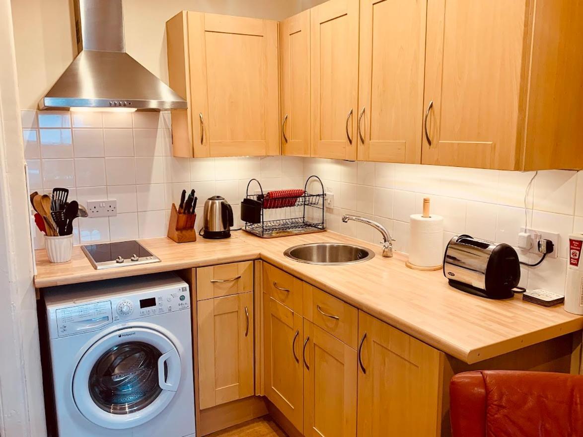 Royal Mile Apt, Just 1 Min From Edinburgh Castle! Edimburgo Exterior foto