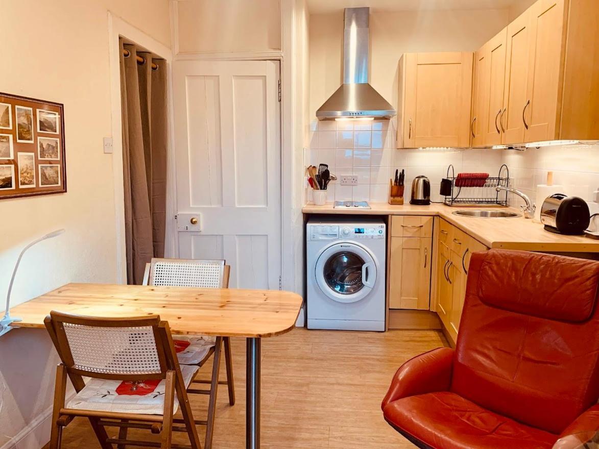 Royal Mile Apt, Just 1 Min From Edinburgh Castle! Edimburgo Exterior foto