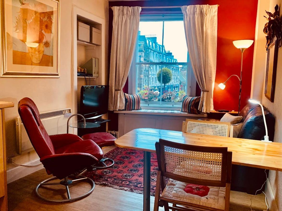 Royal Mile Apt, Just 1 Min From Edinburgh Castle! Edimburgo Exterior foto